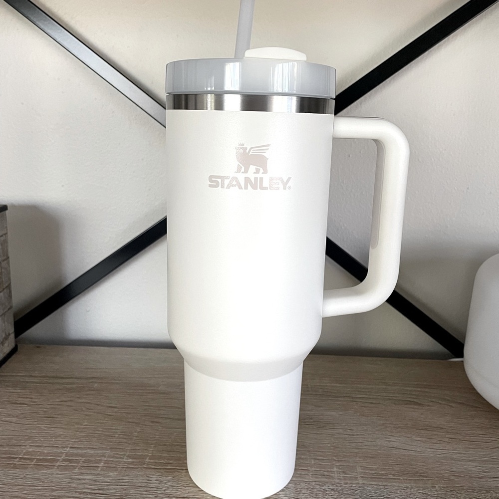 Stanley Cup Quencher H 2.0 FlowState Tumbler Travel Cream 40oz